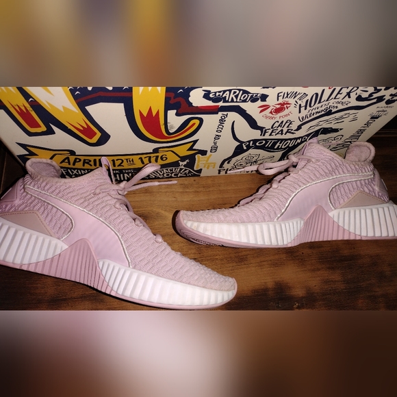 Puma women's size 7 shoes - Picture 4 of 5